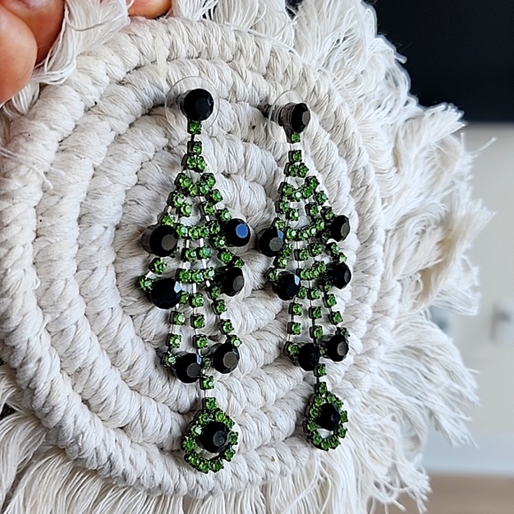 GREEN gemstones Earrings 8cm length - Picture 2 of 4